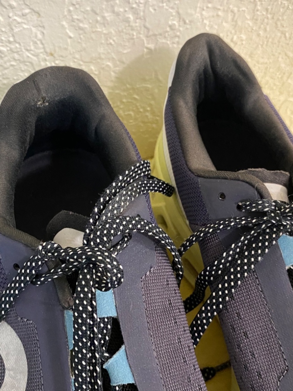On Size 11  Men’s Blue  Athletic Sneakers - Picture 3 of 8